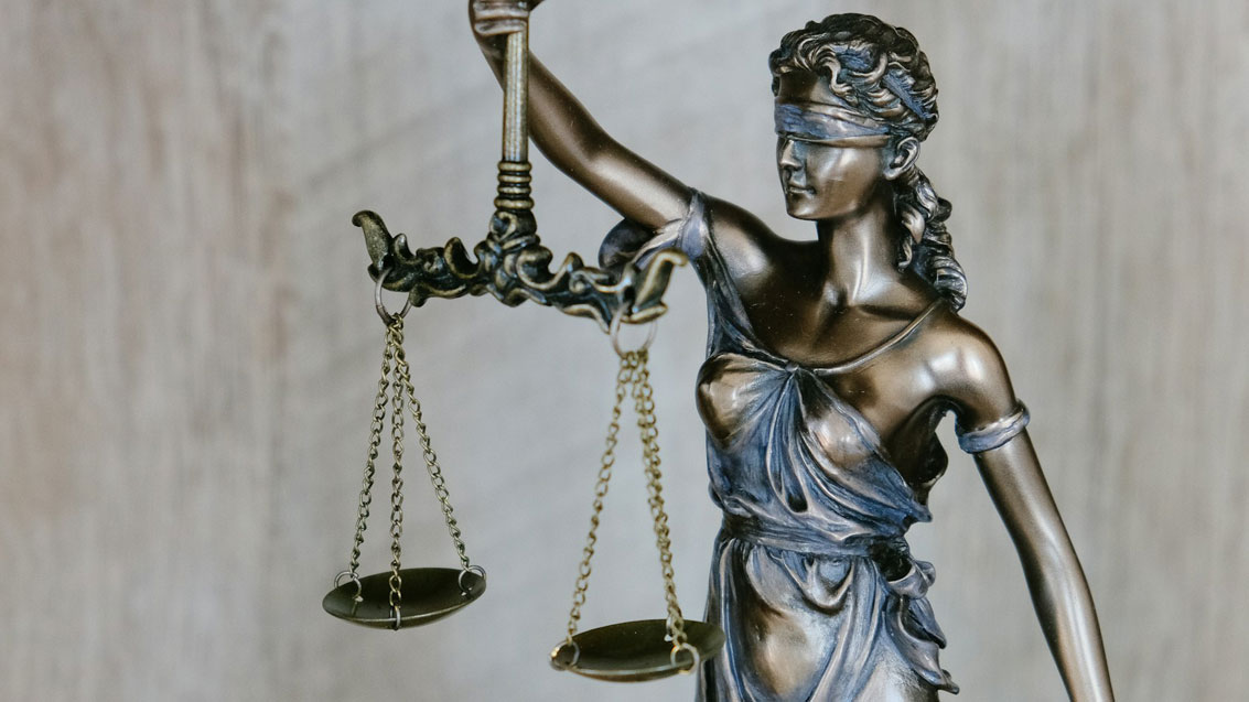 What Should You Know About Hiring a Dubai Lawyer?