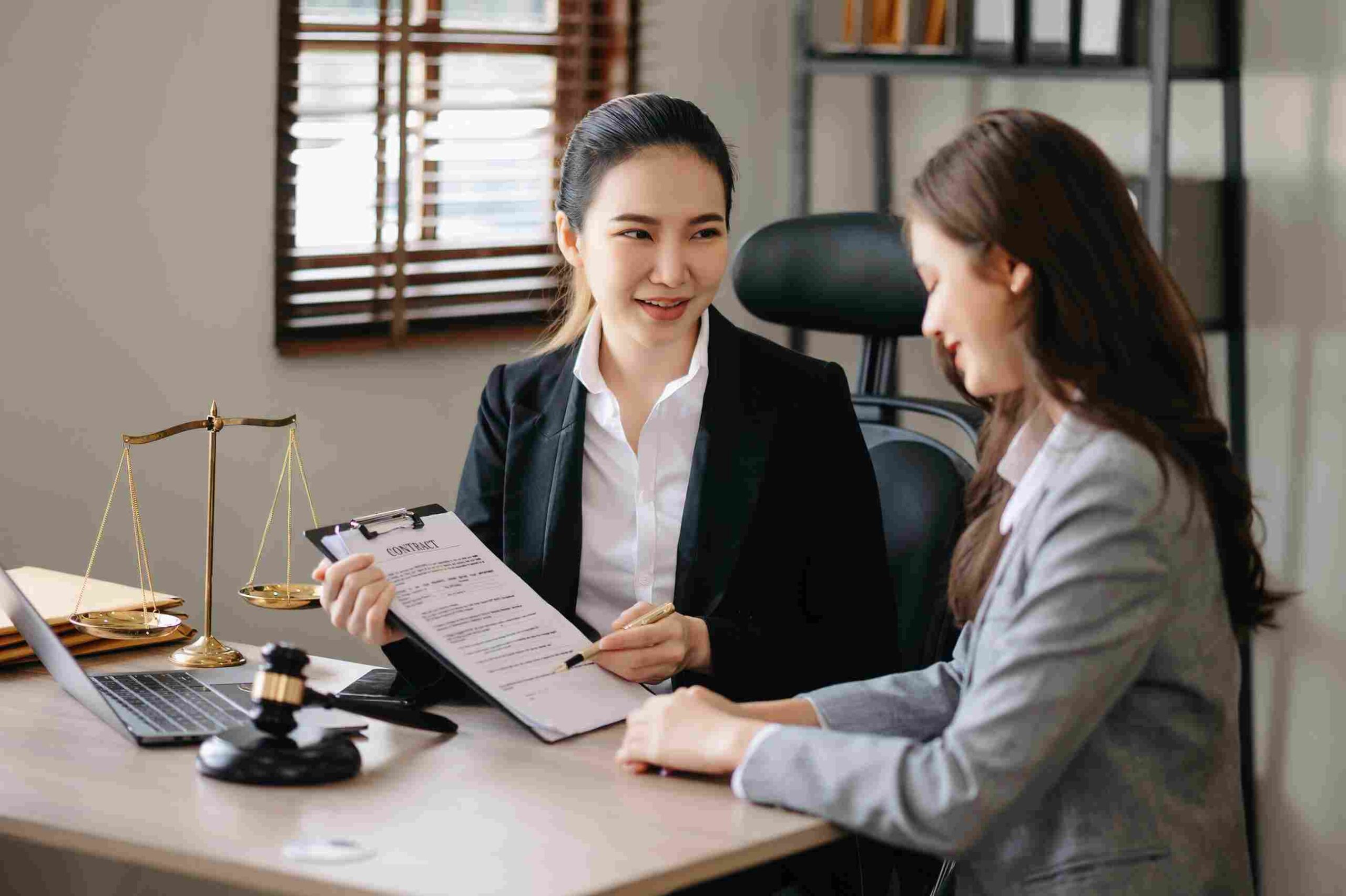 Drafting Legal Contracts In The UAE: A Complete Guide For Businesses 1 Drafting Legal Contracts In The UAE: A Complete Guide For Businesses