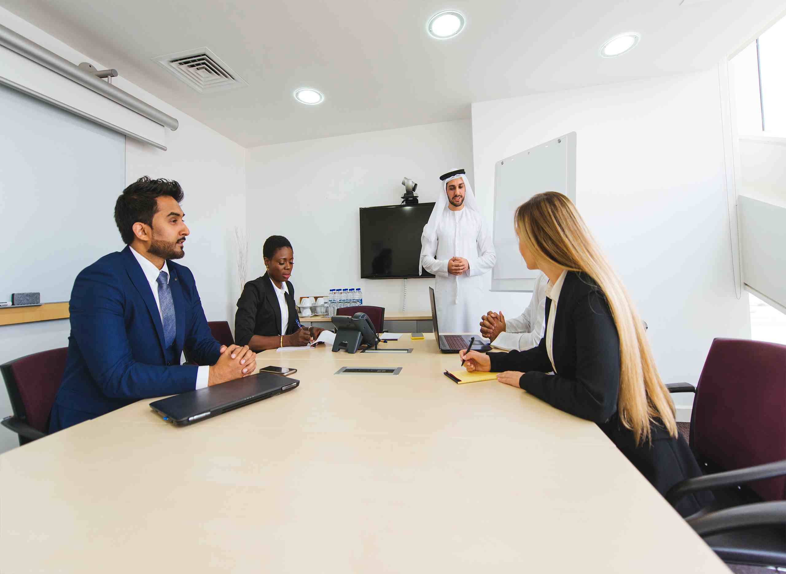 How to Prepare for Your First Meeting With a Real Estate Lawyer in Dubai