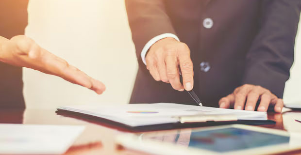 Corporate Due Diligence Lawyer Dubai Corporate Due Diligence Lawyer Dubai