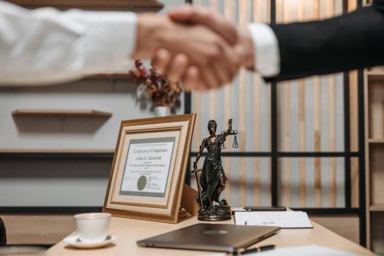 Corporate Lawyers In Abu Dhabi