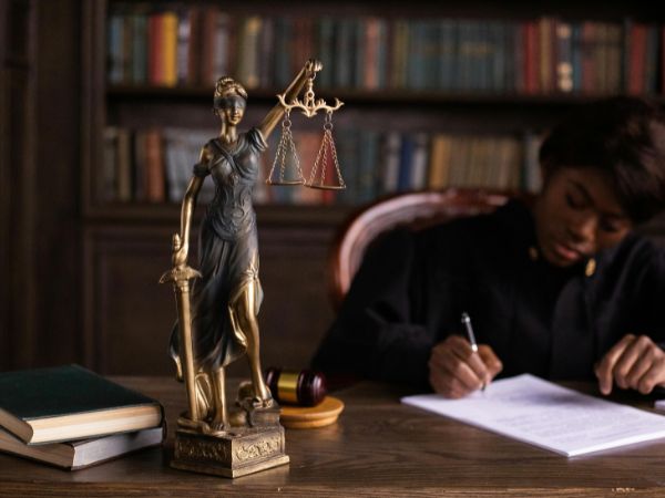 Sharjah Legal Advisor