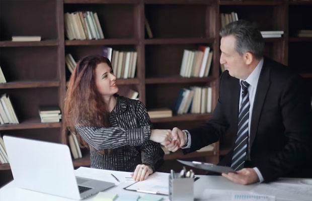 Commercial Lawyers In Ajman Commercial Lawyers In Ajman