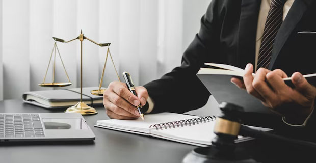 Commercial Lawyers Sharjah